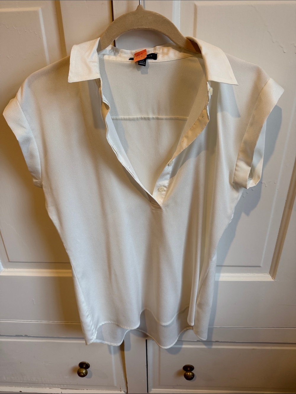 Lightweight Ivory Collared Women's Top
